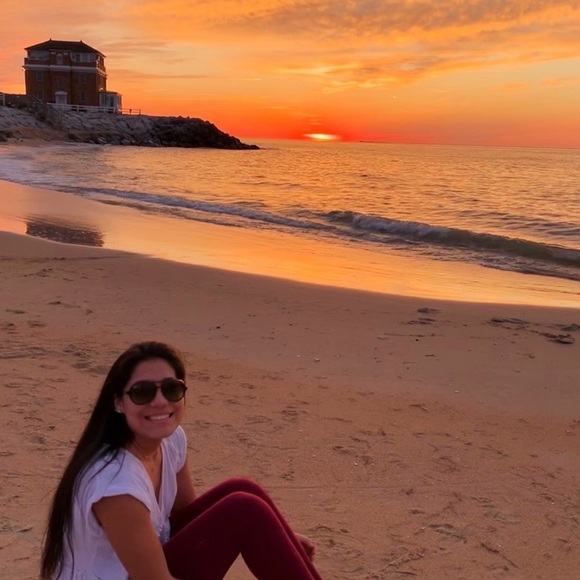 Meet your Posher, Sofia - Picture 1 of 1